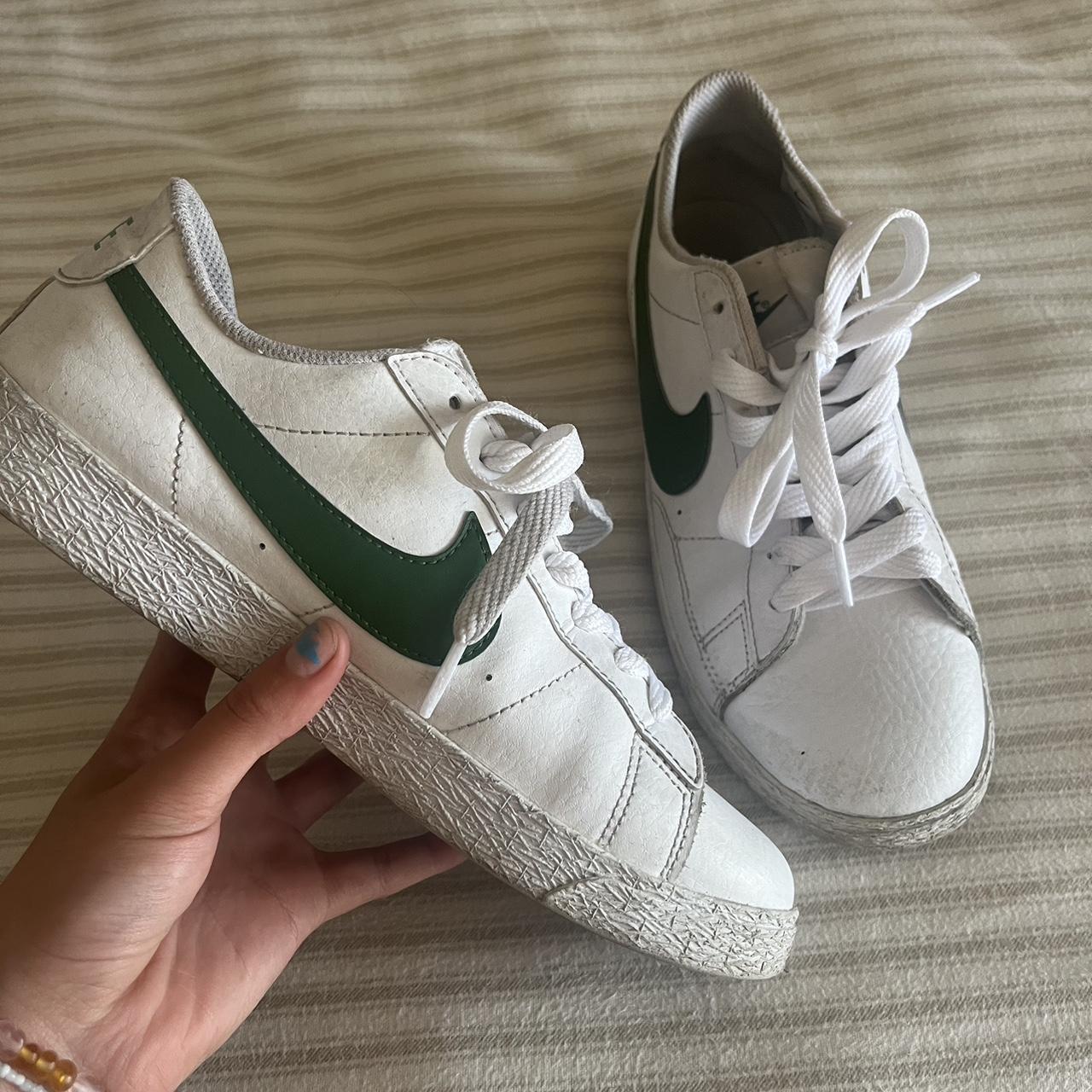 nike sb green swoosh