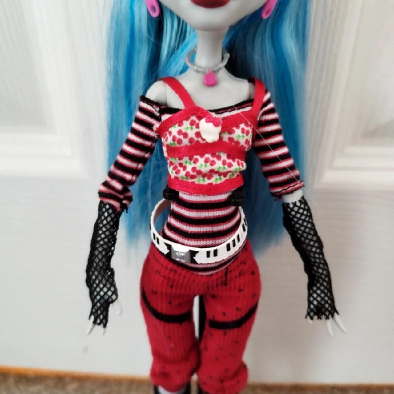 Monster High Doll Ghoulia Basic First Wave Elastic... Depop