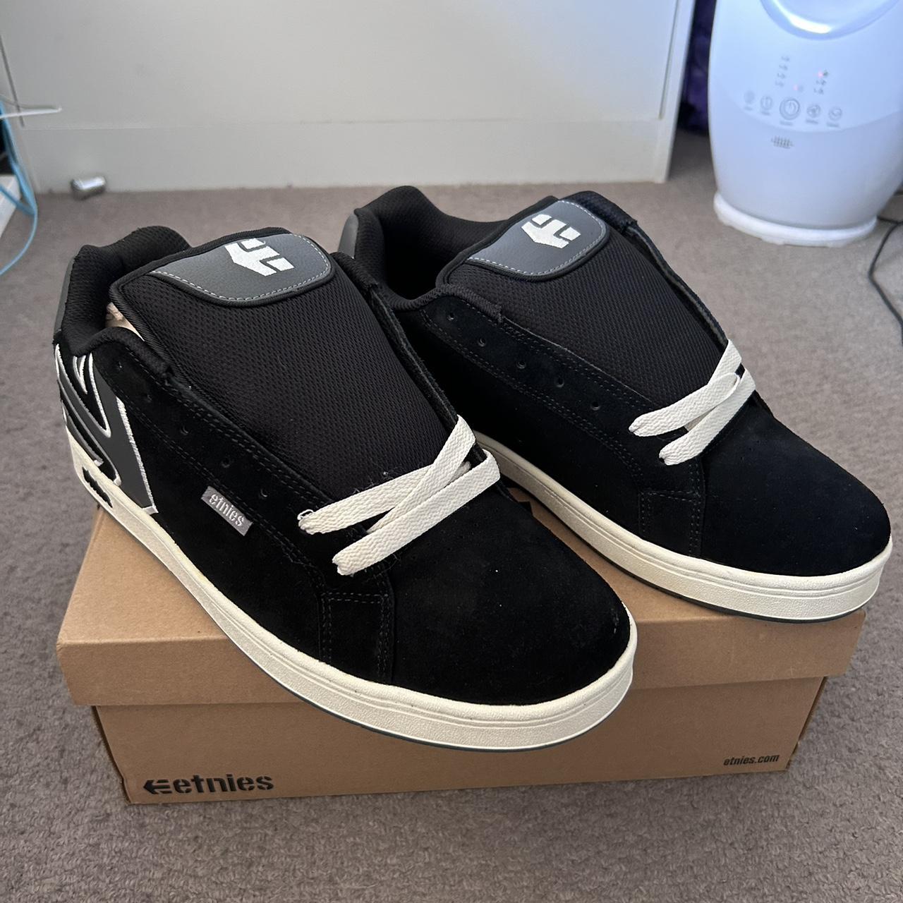 mens etnies trainers