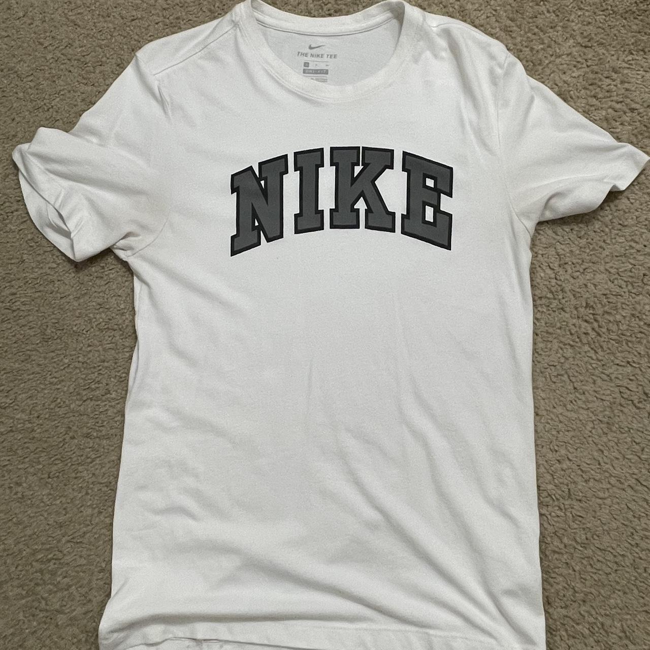 mens white nike tee