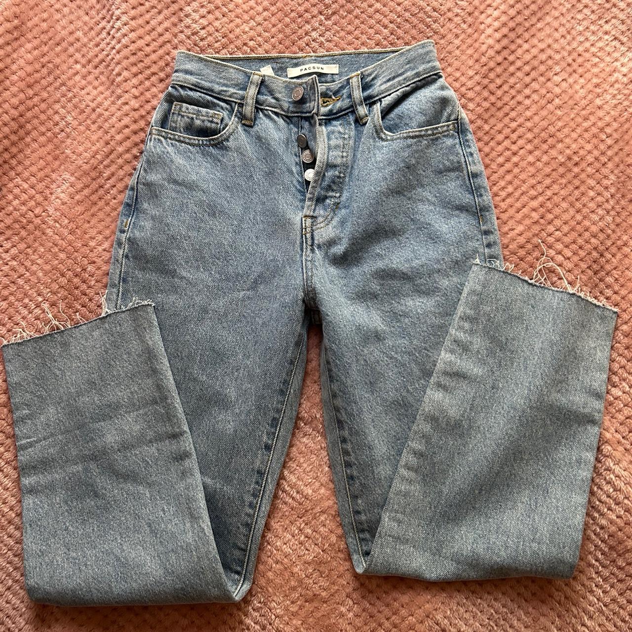 PacSun Women's Jeans - Blue - S – High-waisted, straight-leg vintage Pacsun jeans with raw …
