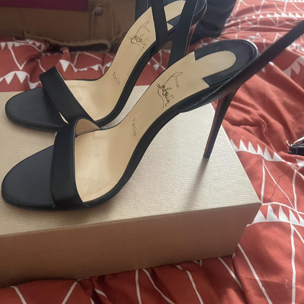 They run small so if you're a US women's 7/37 Depop - Main Image