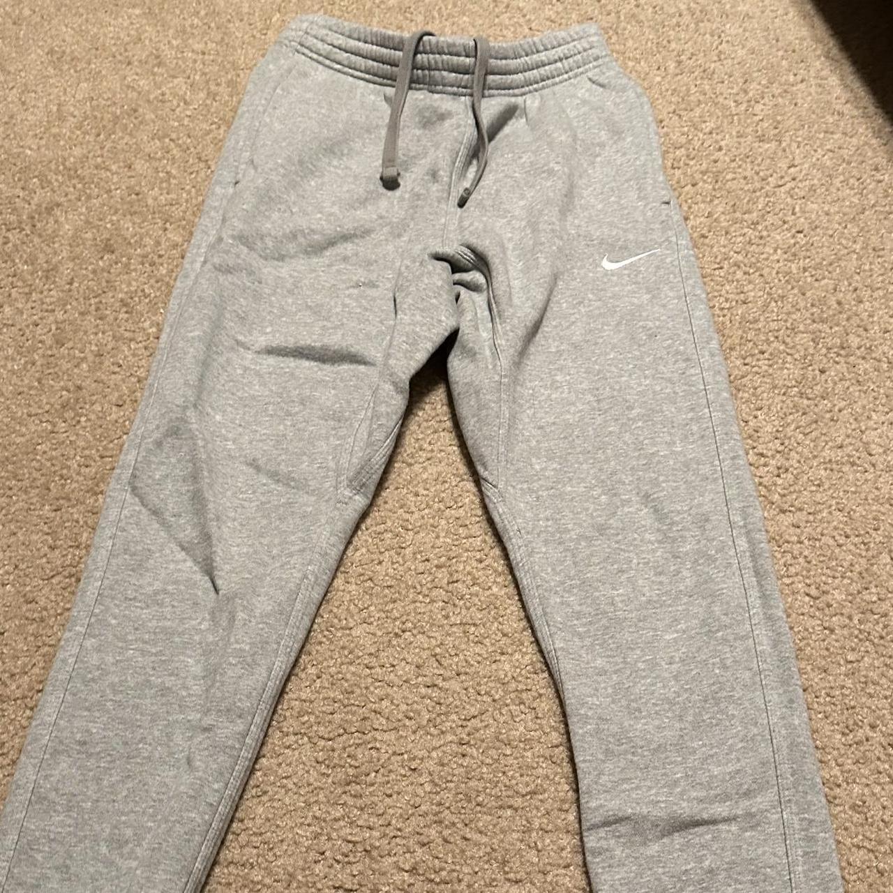 mens nike tapered joggers