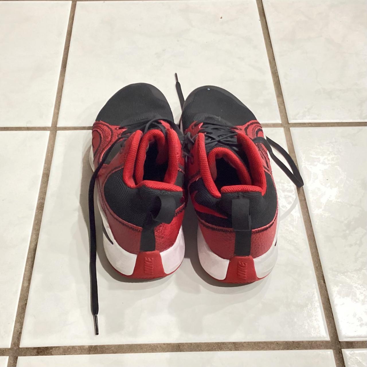 womens black and red basketball shoes