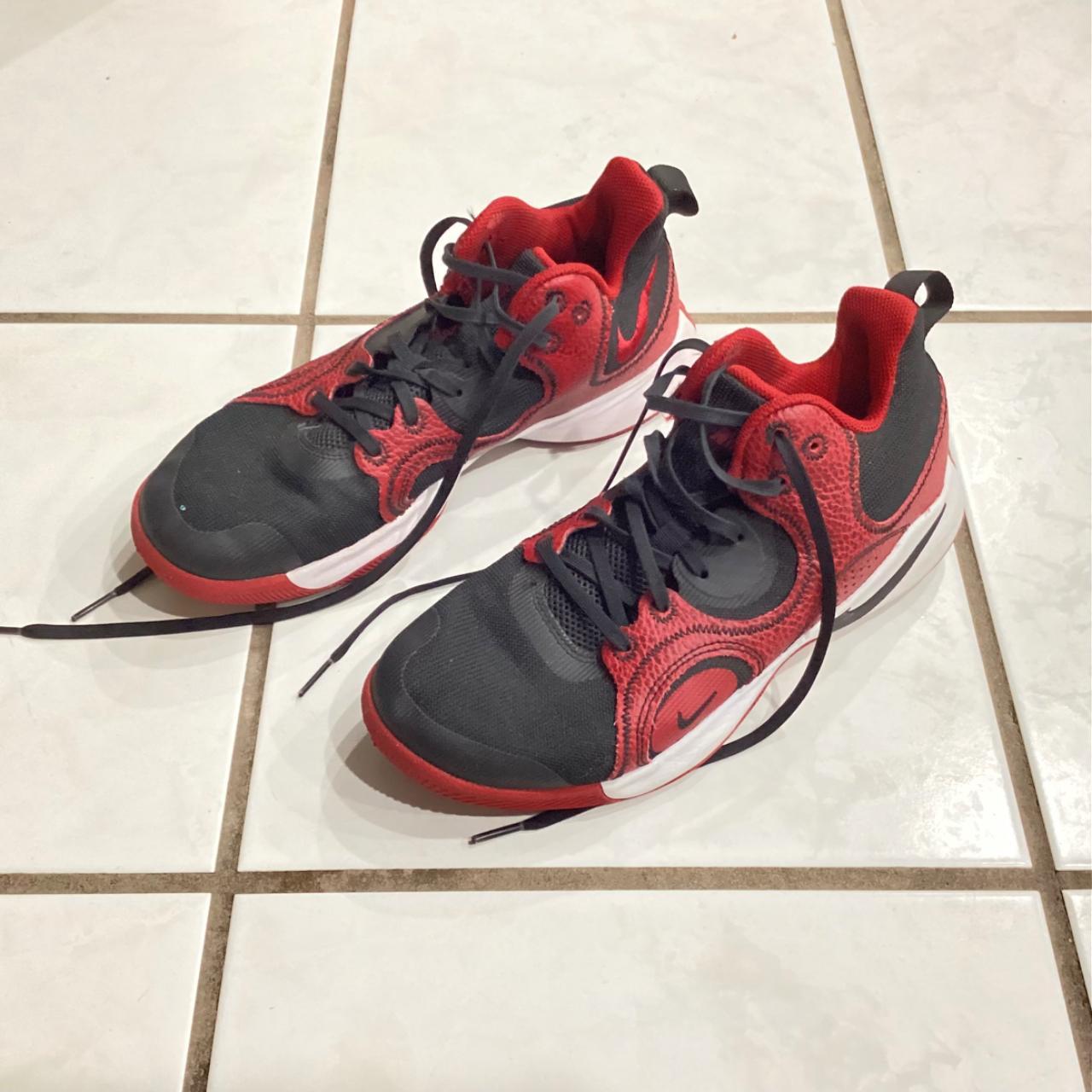 womens black and red basketball shoes