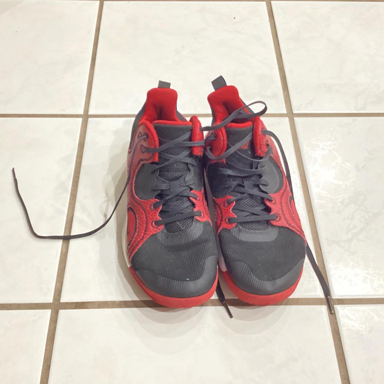 womens black and red basketball shoes