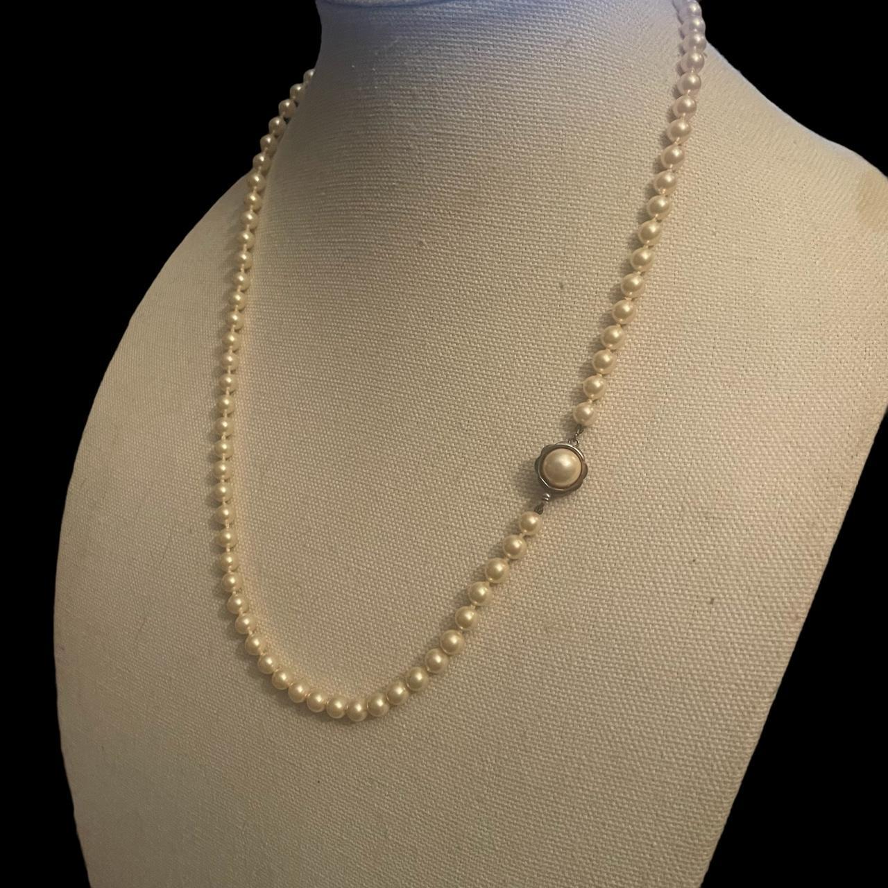 Louis Vuitton Pearl necklace! Reworked with vintage - Depop