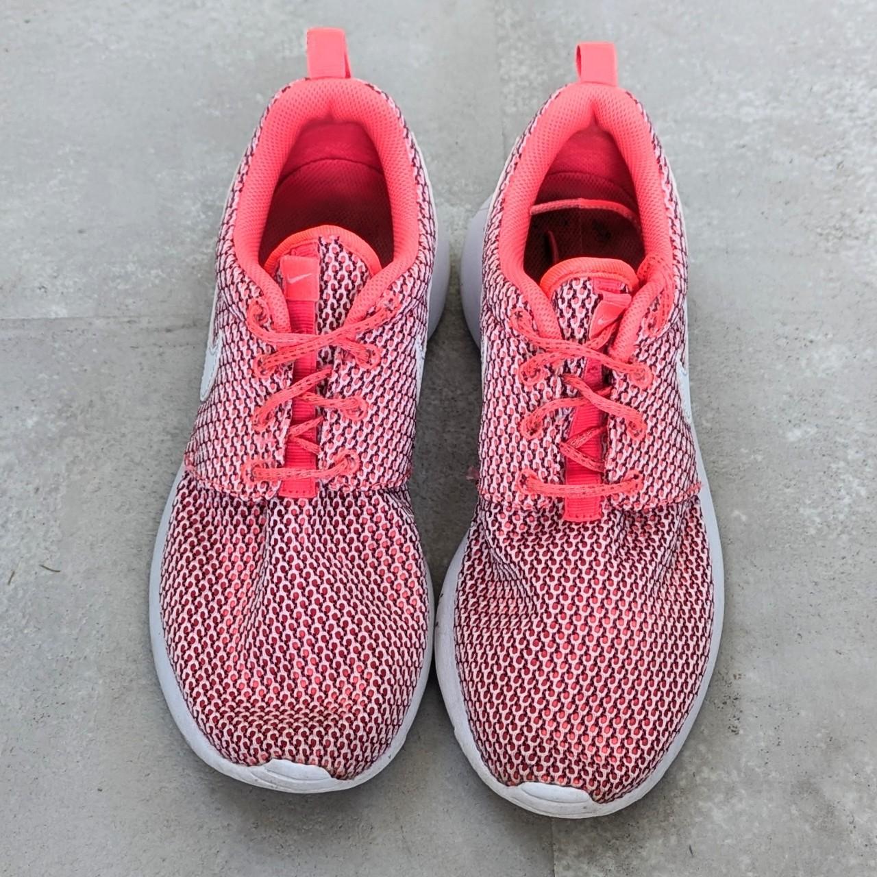 pink nike roshe womens