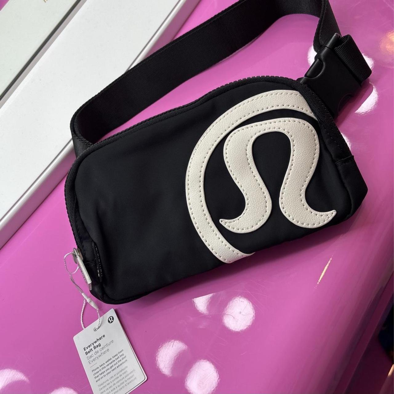 *New with cheapest Tags* Lululemon Belt Bag