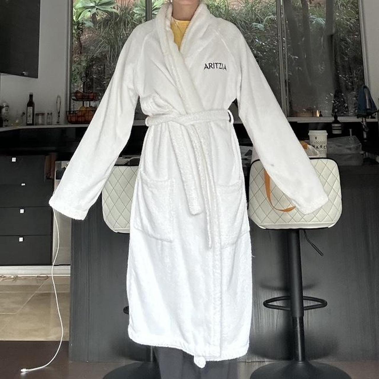 Aritzia bath robe - Depop