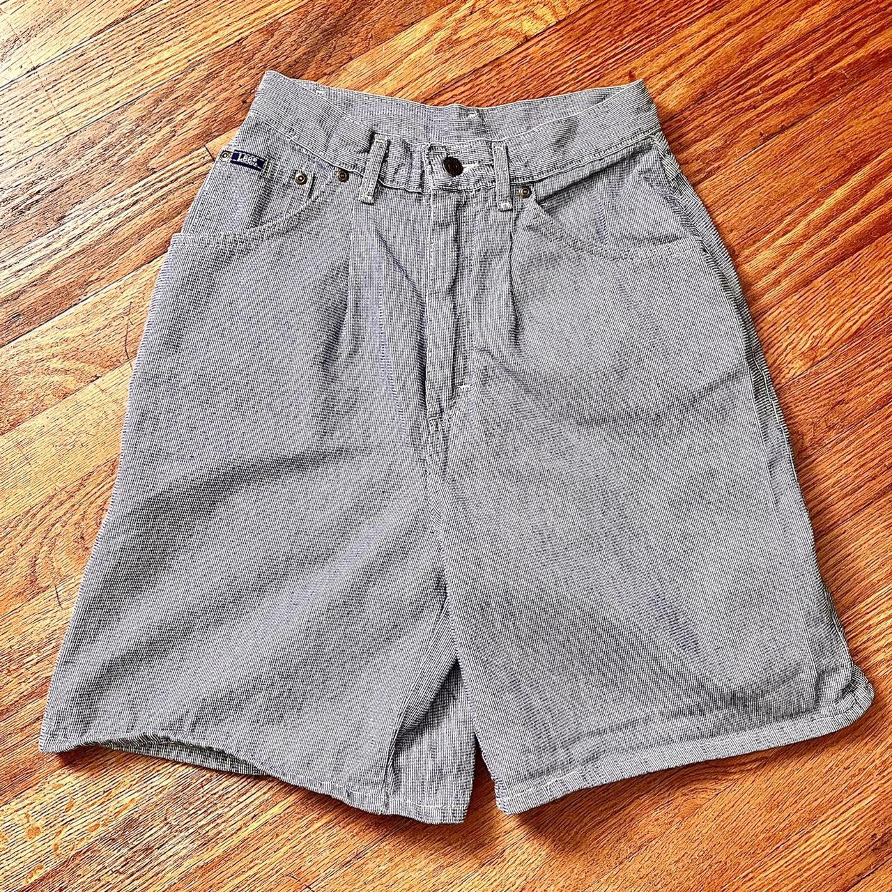 Lee Women's Navy Shorts Depop