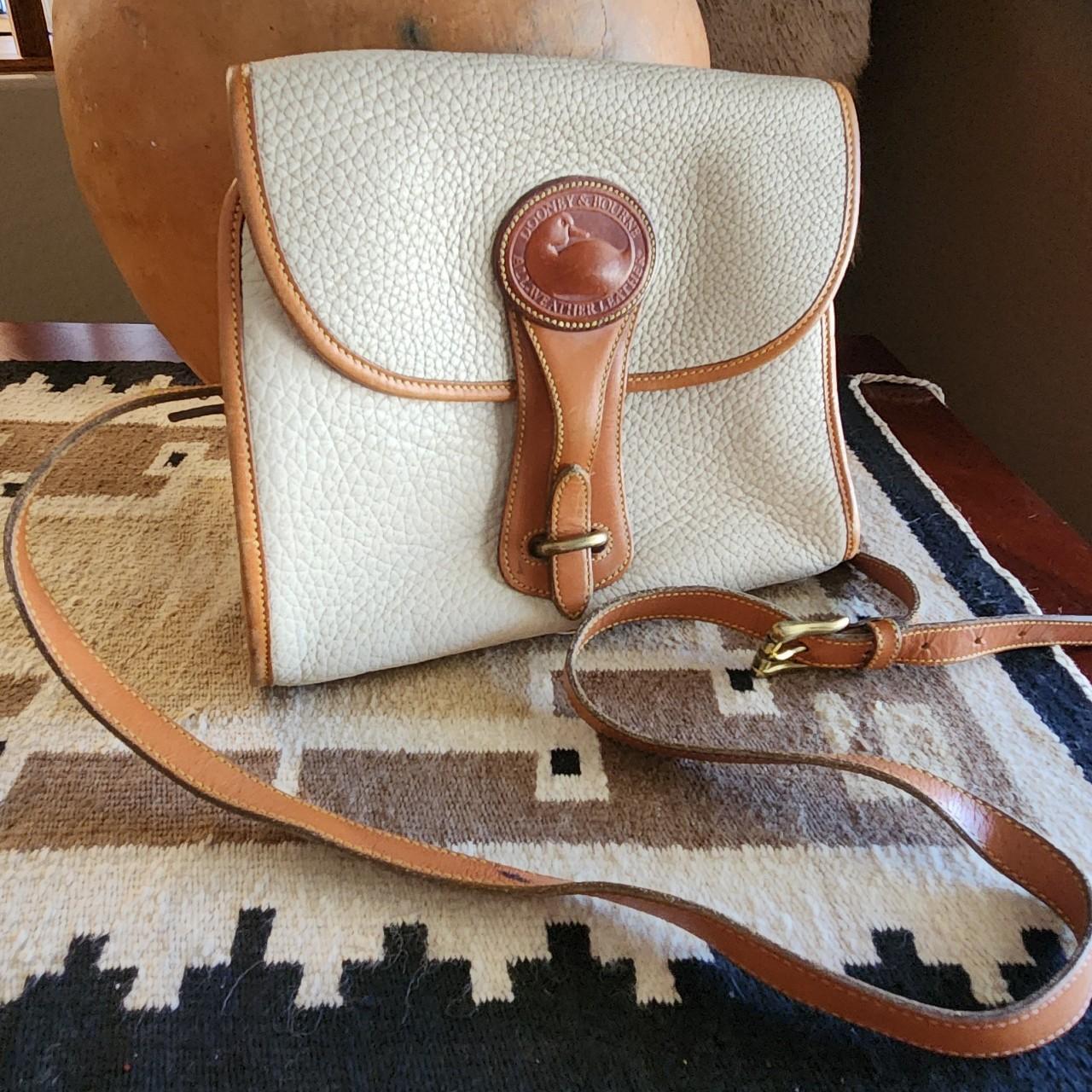 Vintage popular Dooney and Bourke Leather Essex Purse