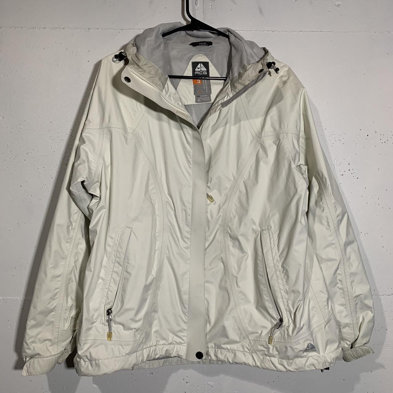 Nike ACG Men's White Jacket | Depop