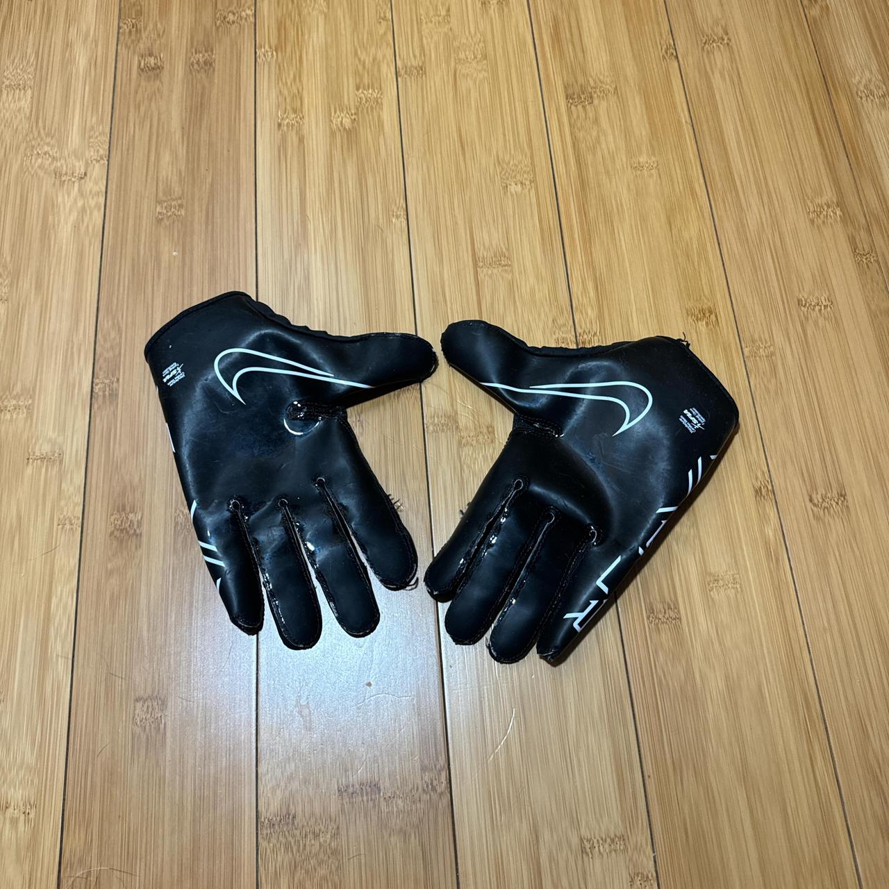 mens nike football gloves