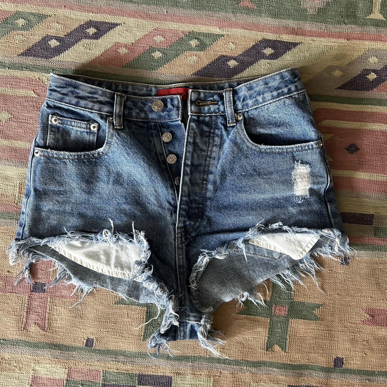 Signature 8 Cheeky Jean shorts Size small 28 waist