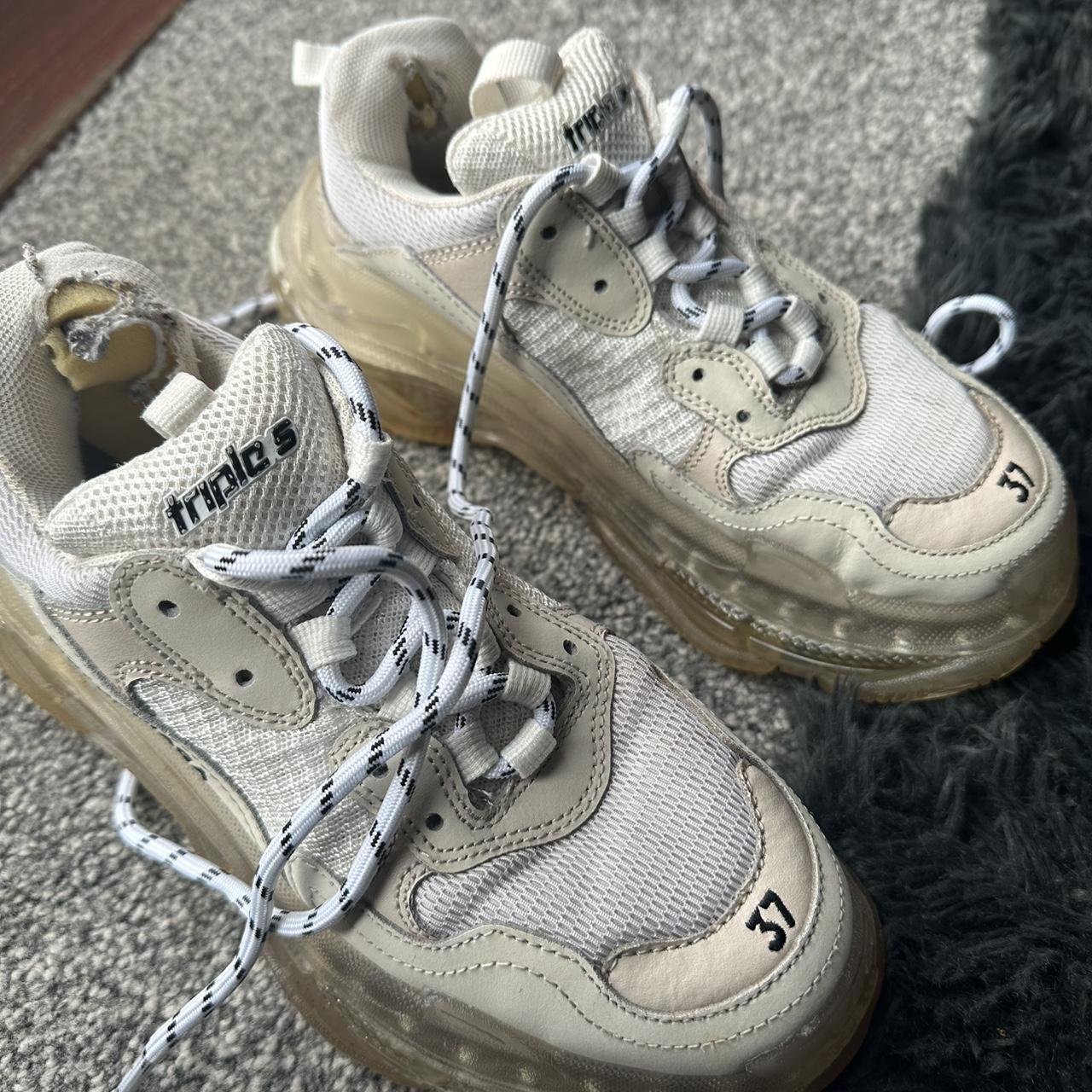 item listed by skyela_xx
