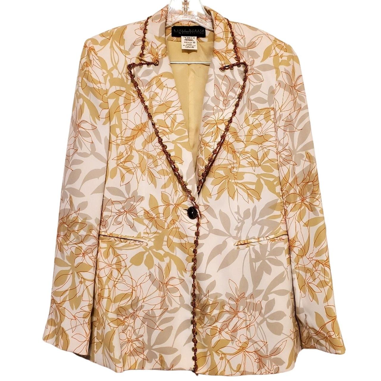 Harve Benard orders Beige Blazer, 10