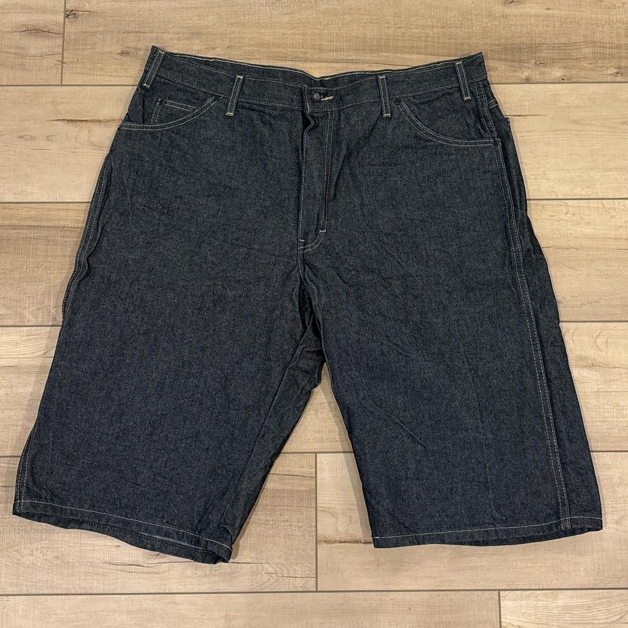 item listed by 2ndthreadvintage