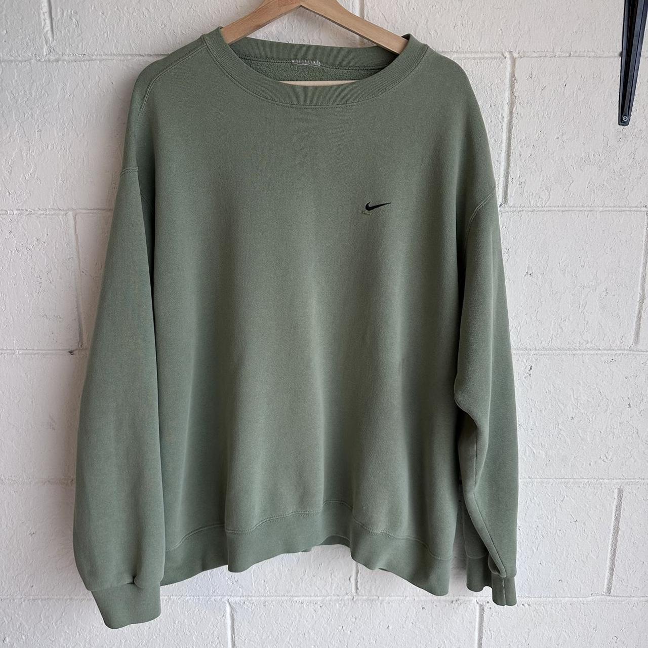 Nike Vintage Crewneck Sweatshirt Green FREE - Depop