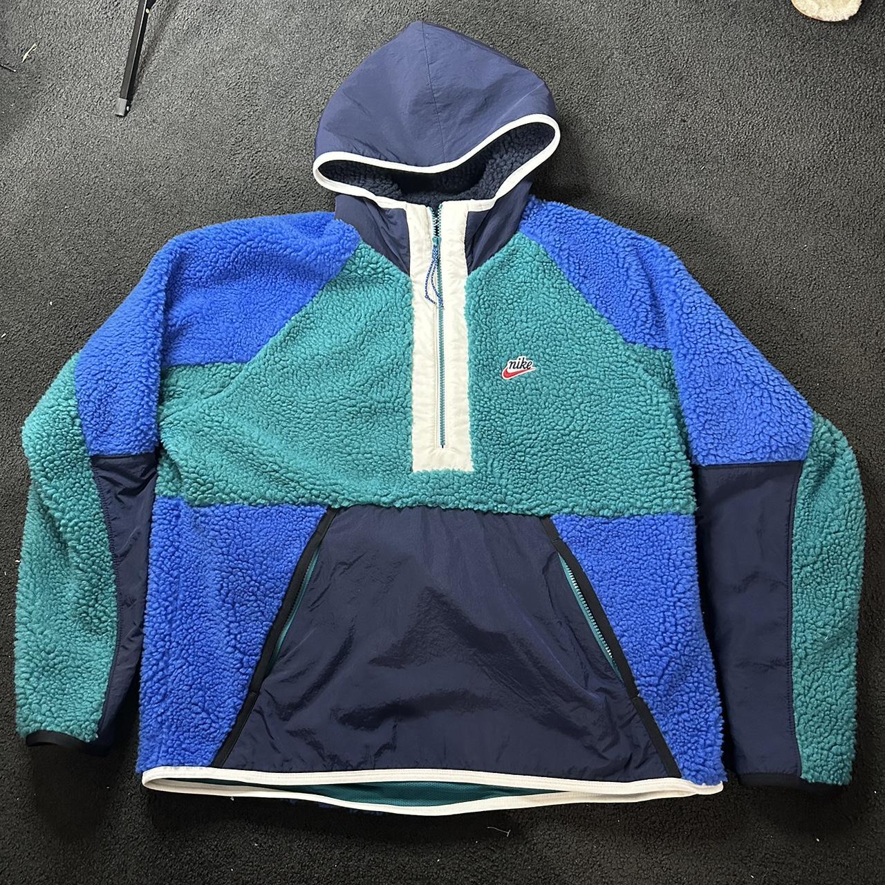 nike jacket with pocket on arm