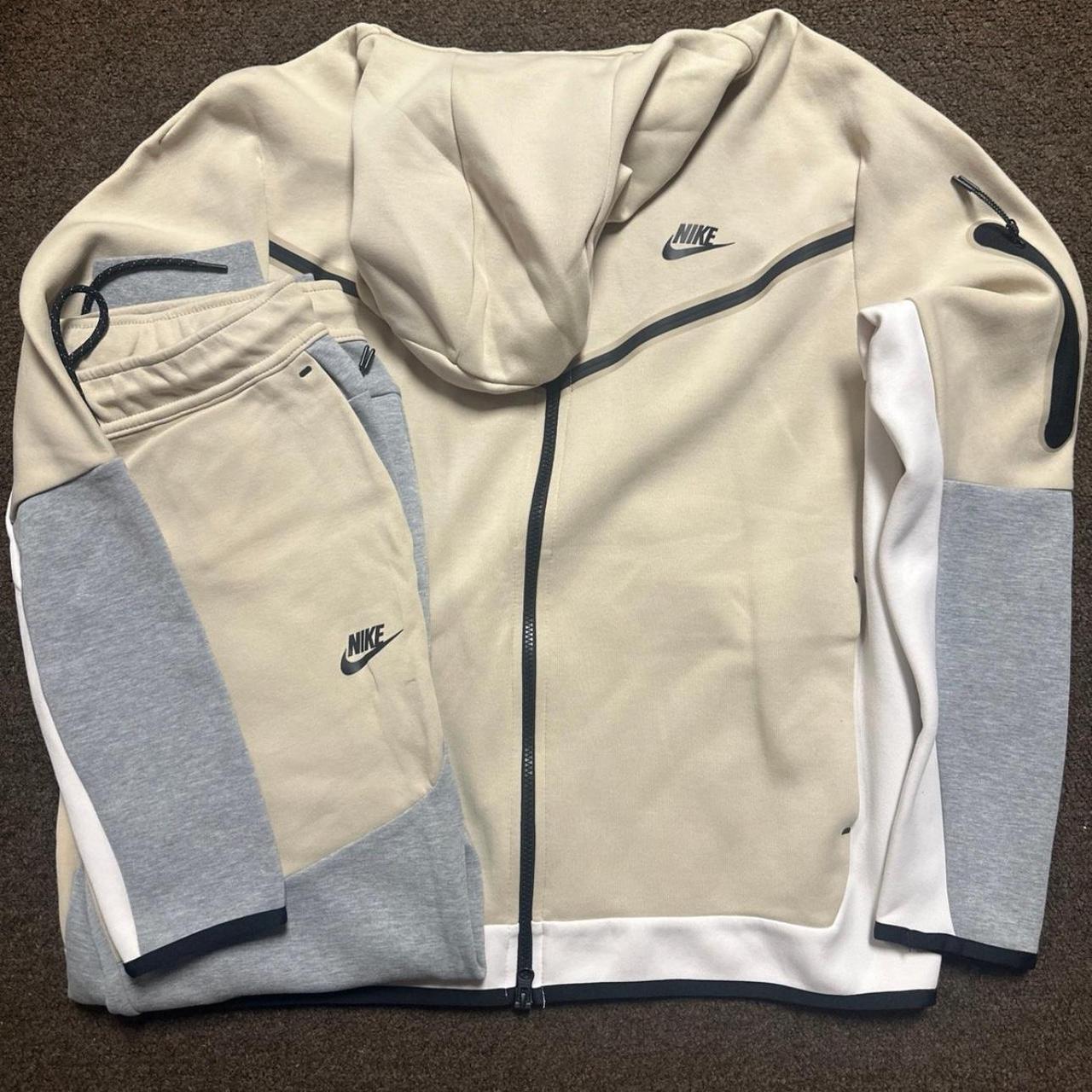 Nike Tech Size top L Brand new