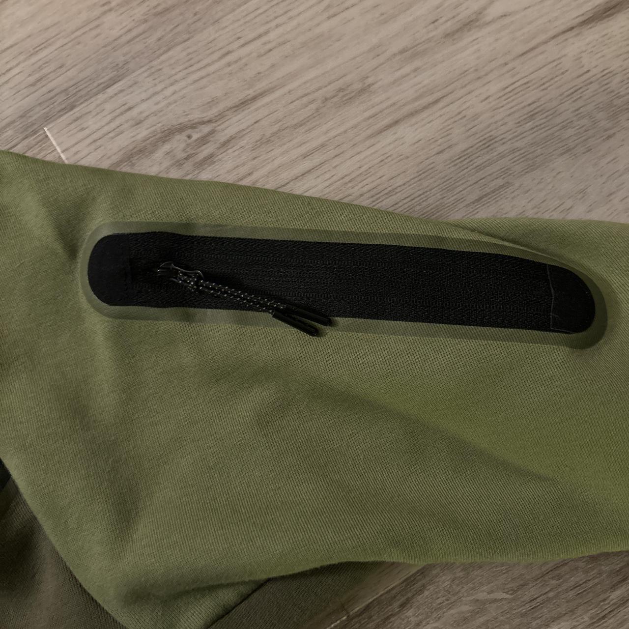 olive green nike tech sweatsuit