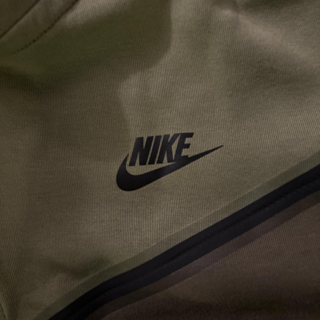 olive green nike tech sweatsuit