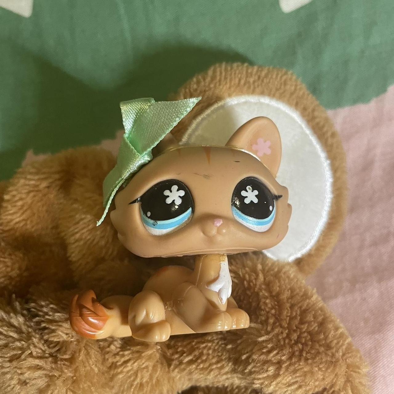 Littlest Pet Shop- LPS Crouching Cat —- Crouching... - Depop