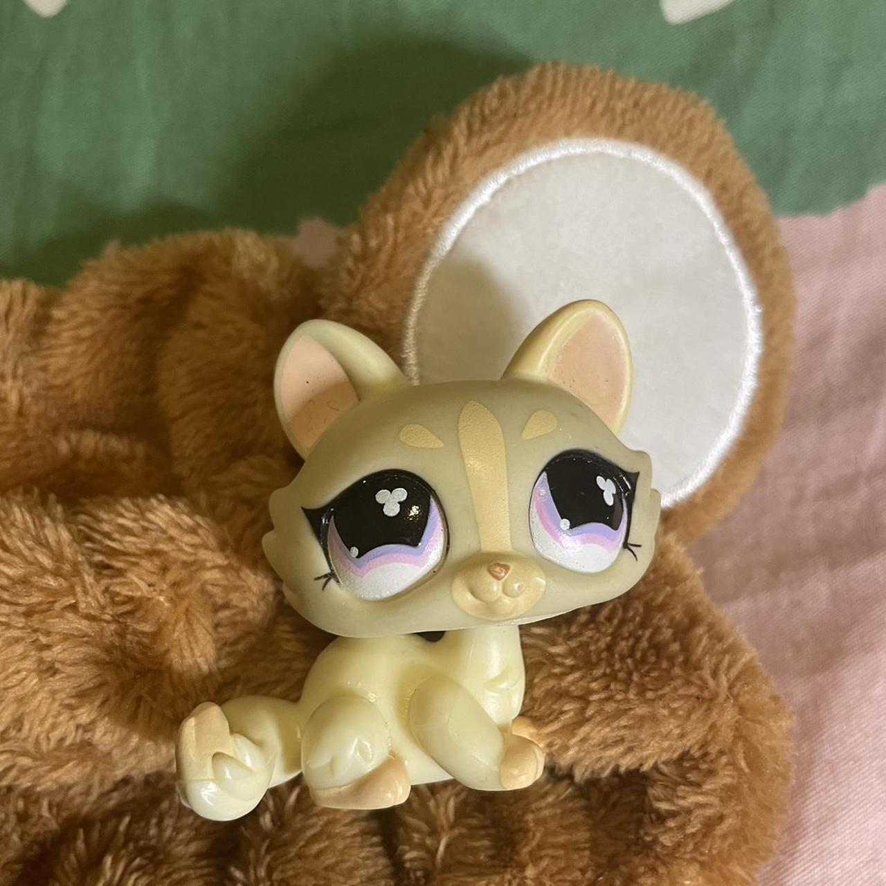 Littlest Pet Shop- LPS Crouching Cat —- Crouching... - Depop