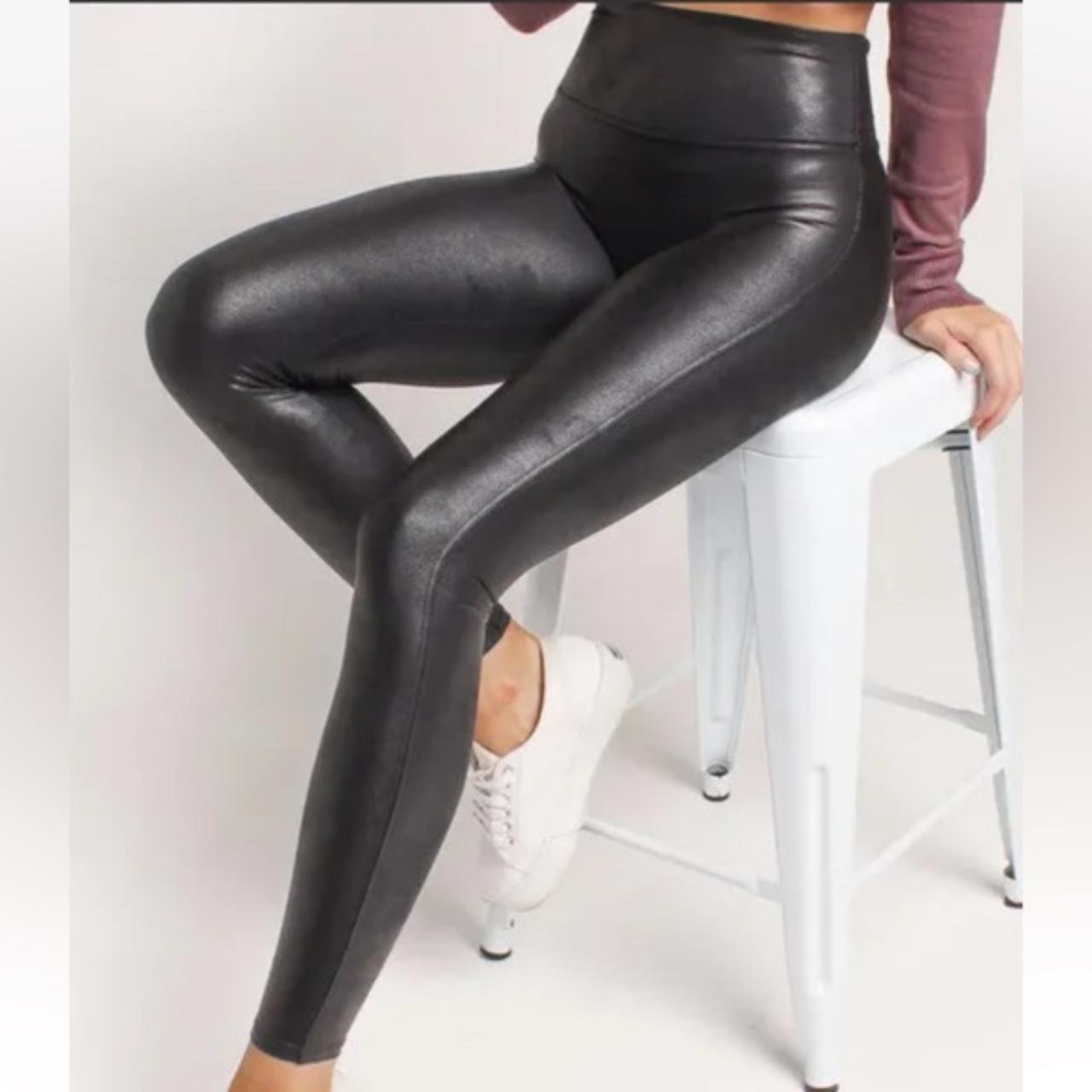 Great condition Spanx capri length pull on leggings - Depop