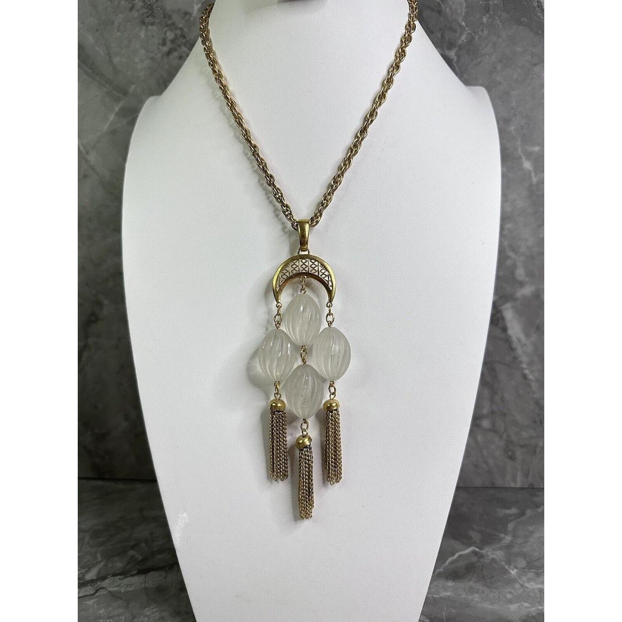 Crown Trifari popular Lucite Pendant Necklace