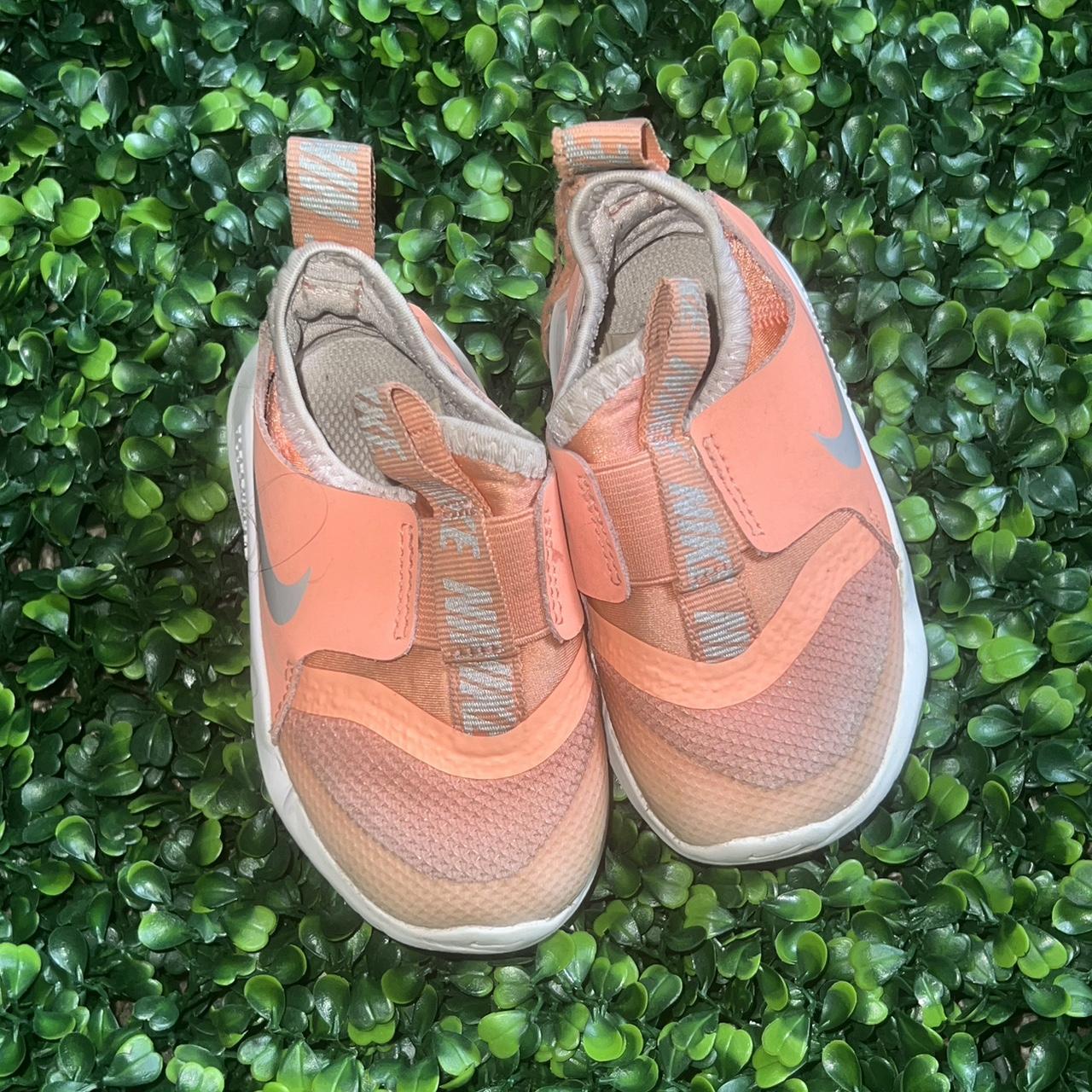 size 4 nike shoes baby