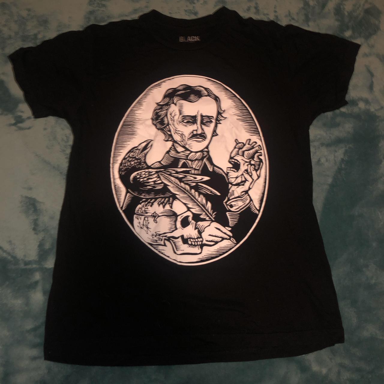 item listed by wybielikesbuttons