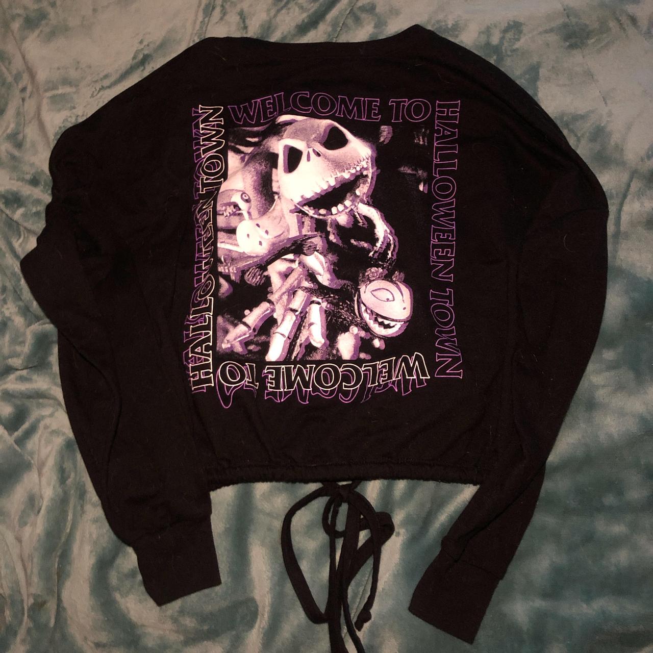 item listed by wybielikesbuttons