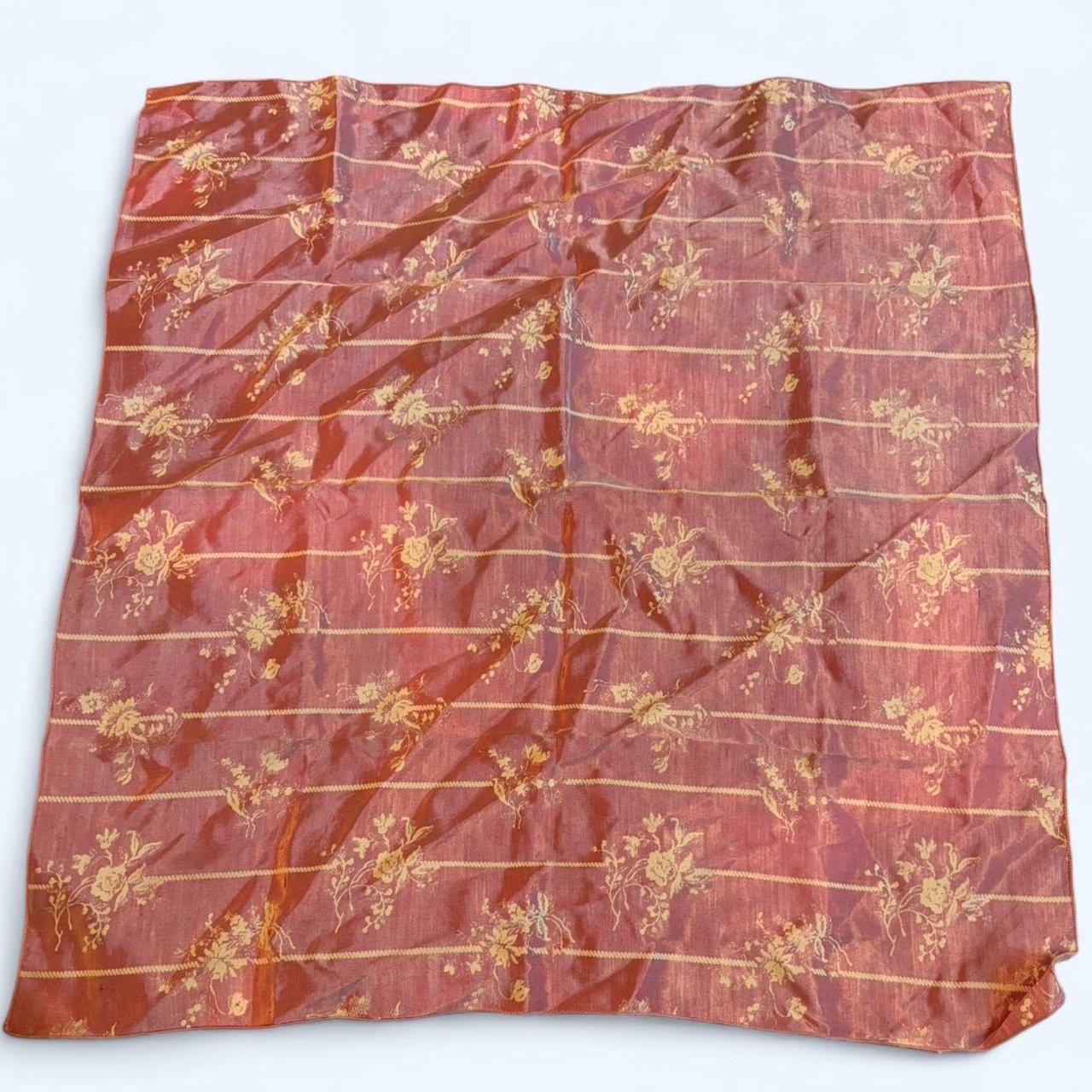 item listed by wybielikesbuttons