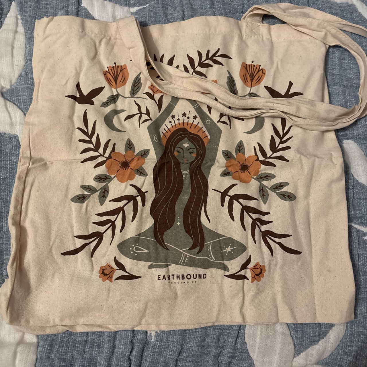 item listed by wybielikesbuttons