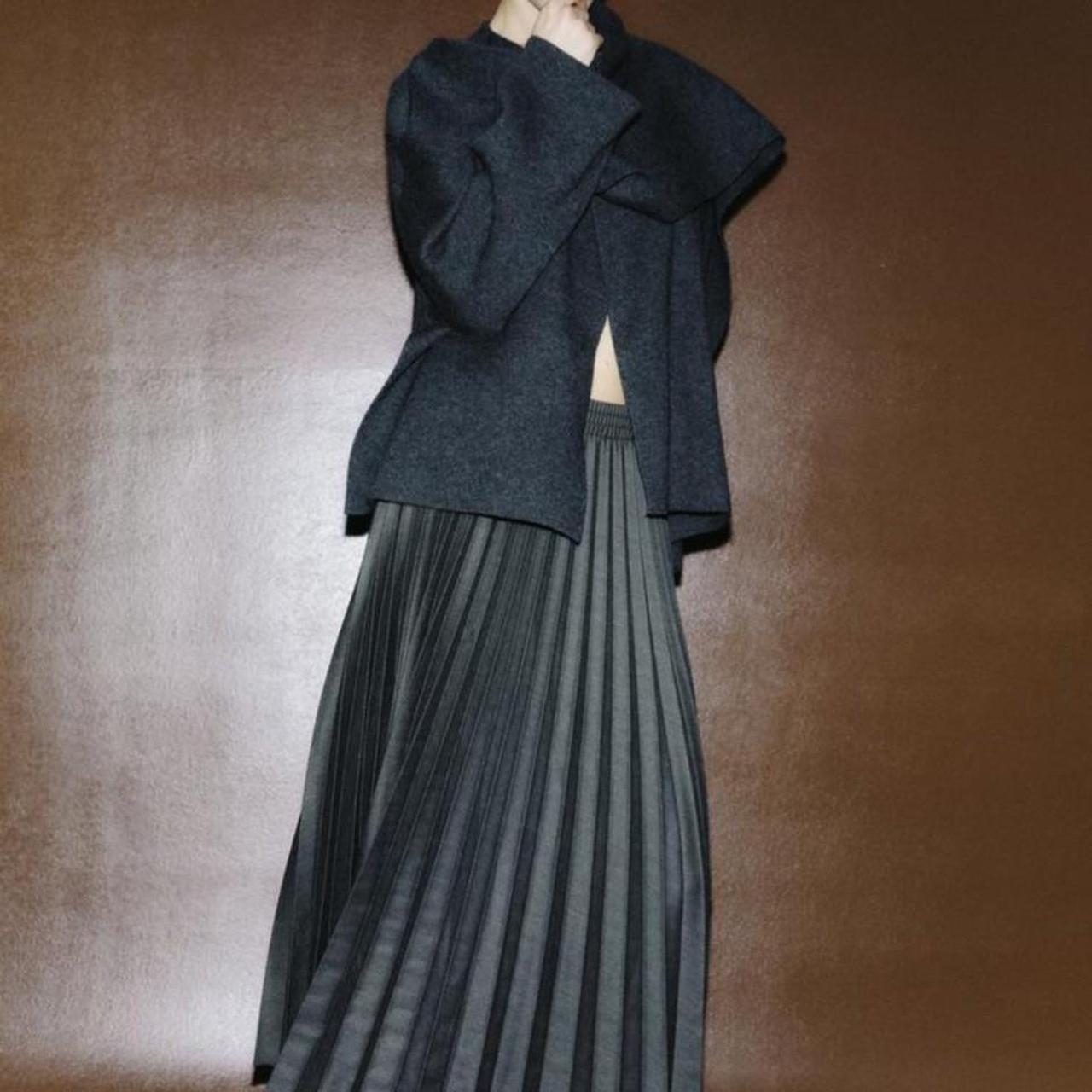 PLEATED MIDI SKIRT ZW COLLECTION/Zara 2023 -Brand | Depop
