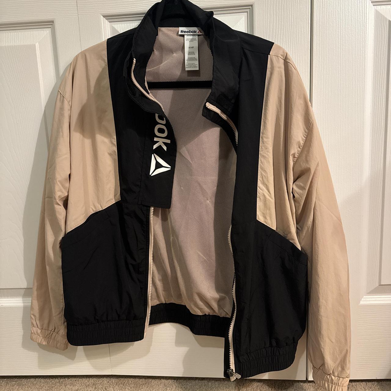 item listed by kellyhoo_
