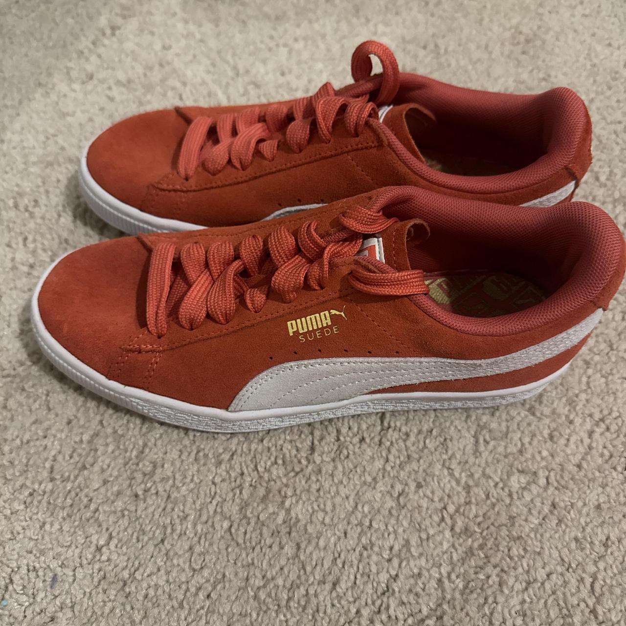 item listed by kellyhoo_