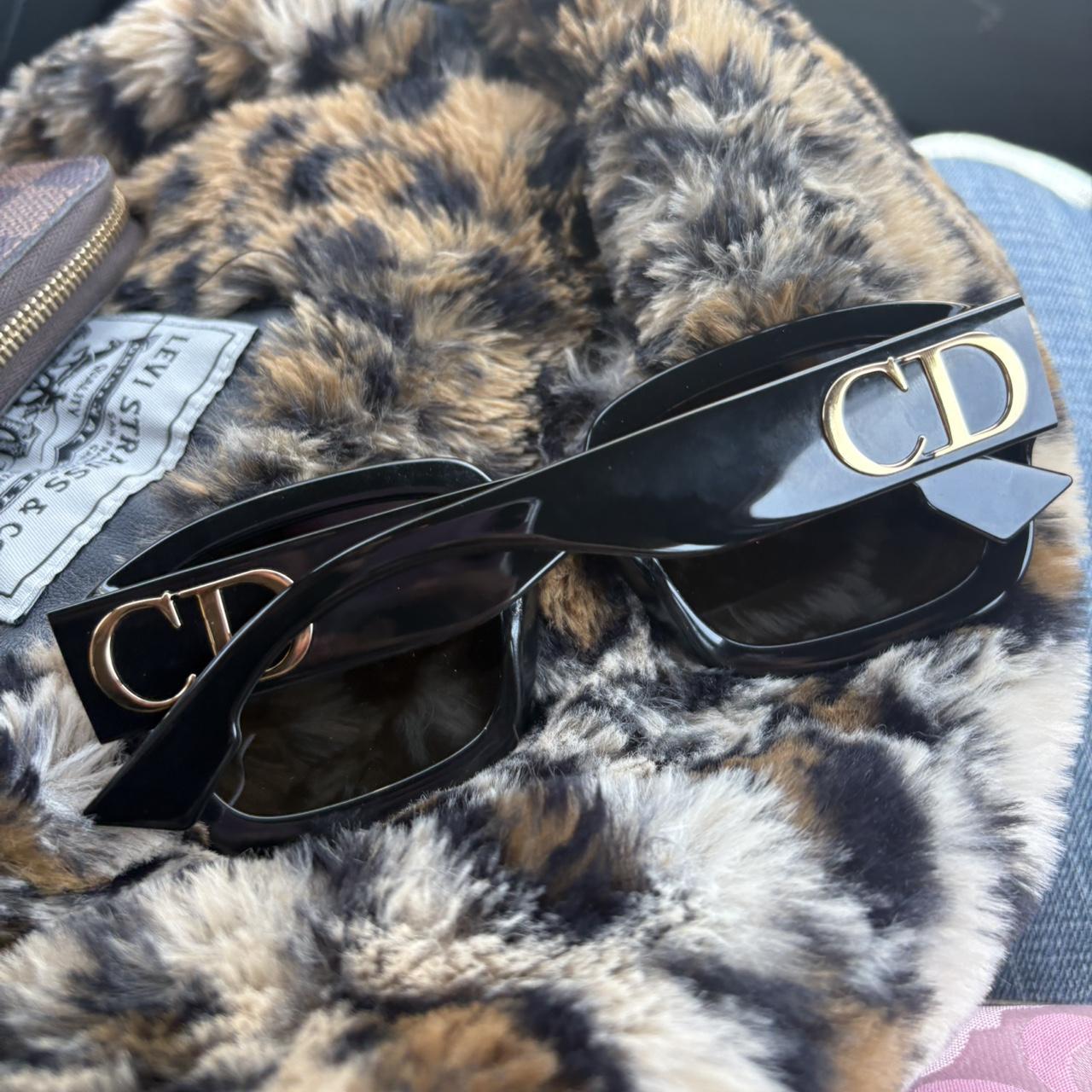 Dior sunglasses-y2k - Depop