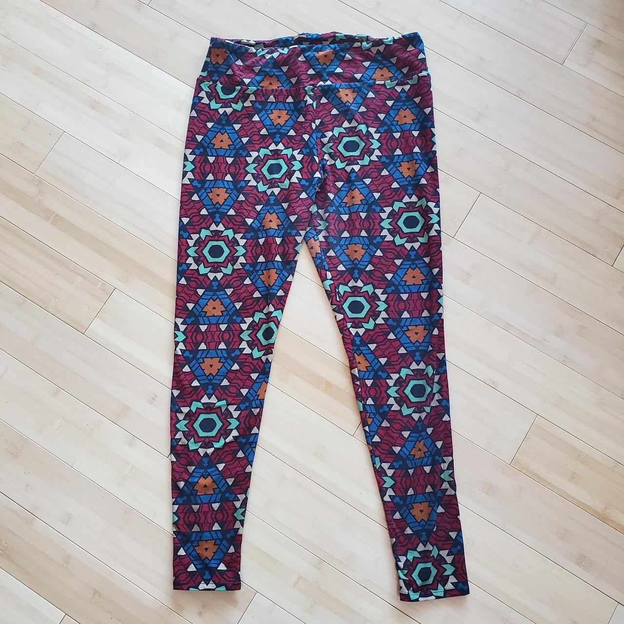 LulaRoe tall and curvy lips leggings in red. No size - Depop