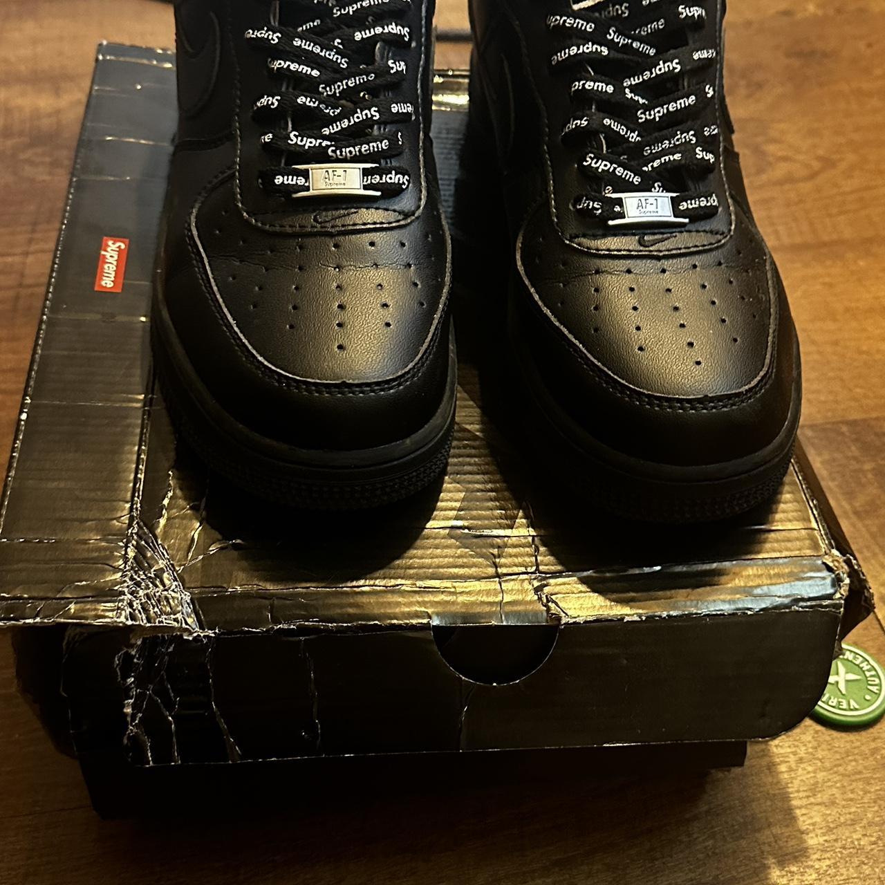 nike supreme black shoes