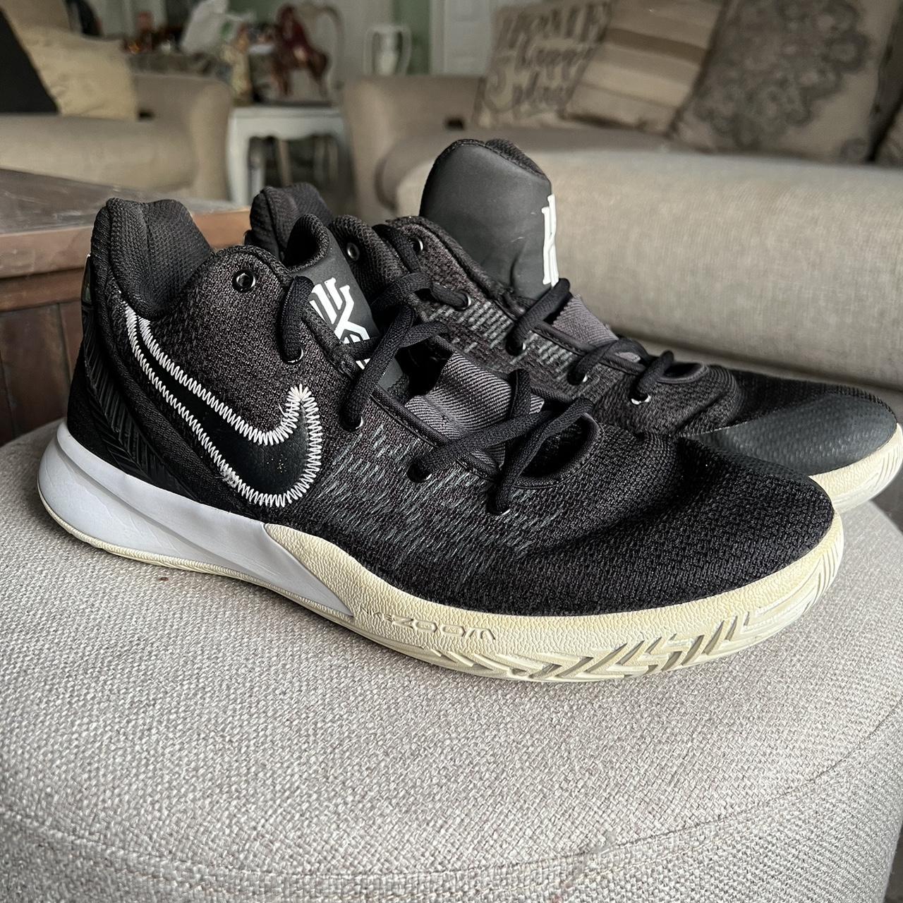 Kyrie flytrap 2 black and white online