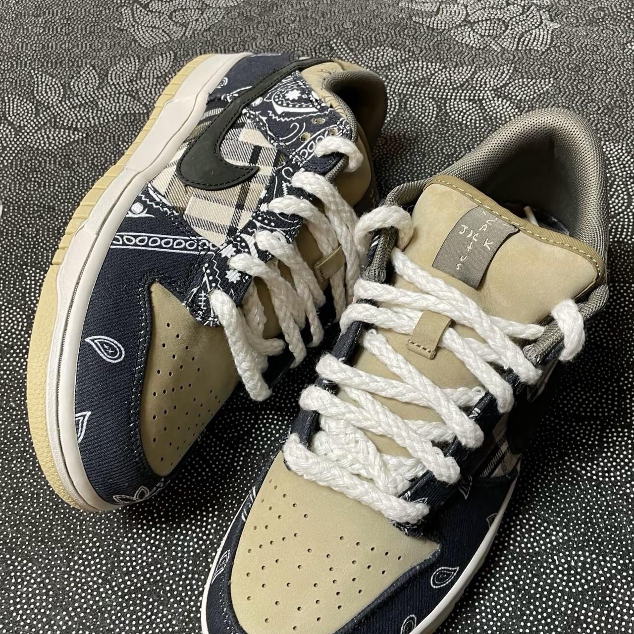 Travis Scott x Nike Dunk SB 