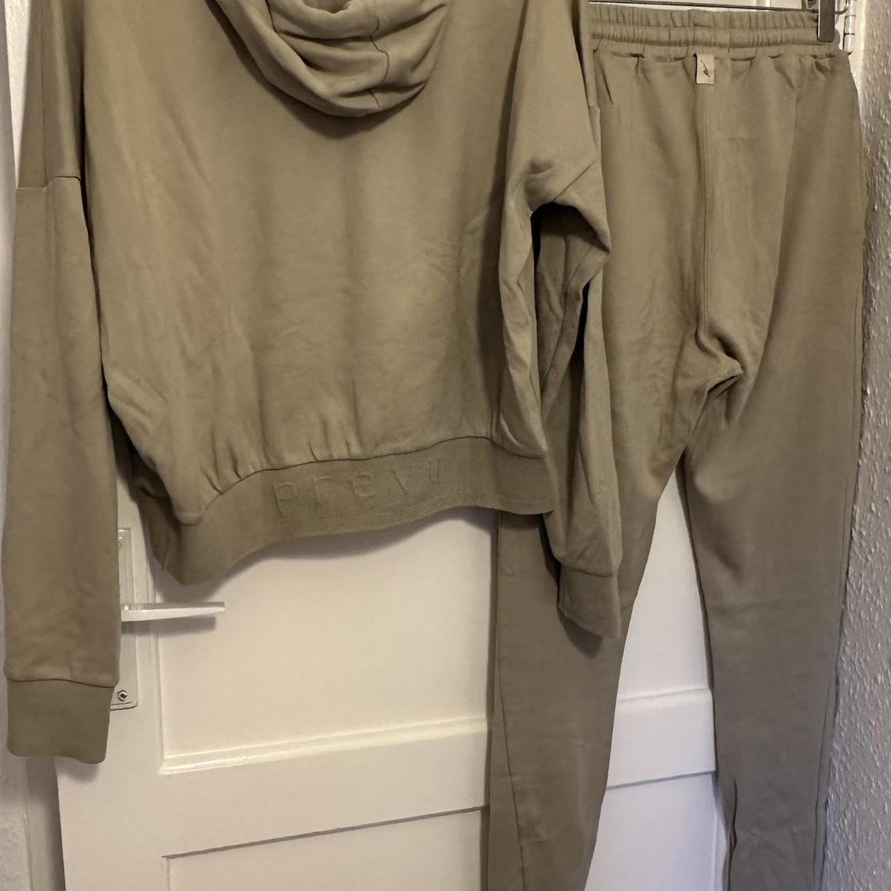 Women's tracksuit, size 8, Excellent condition,