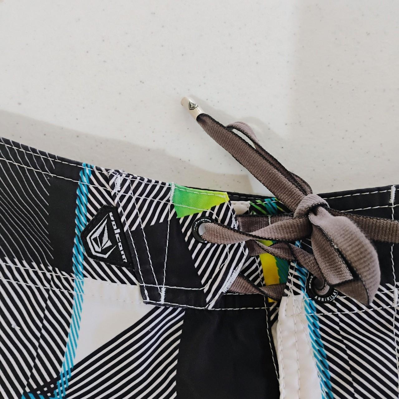 Volcom Men's Shorts - Multi/Grey - 32" – Volcom A… - image 4