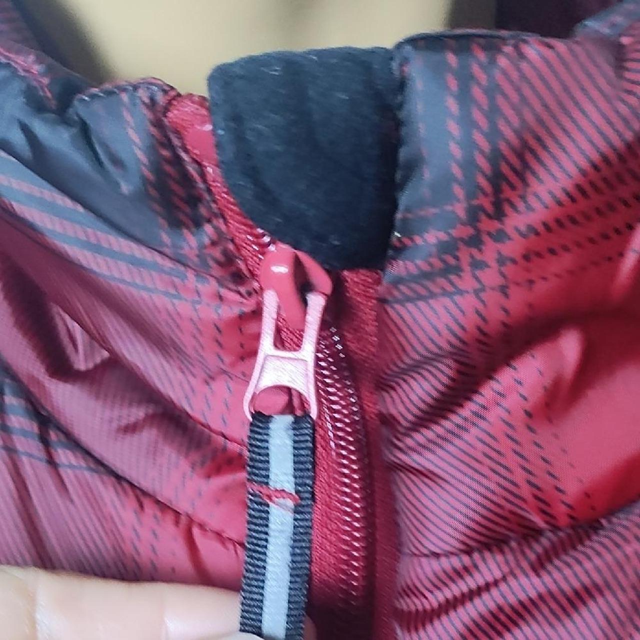 Universal Thread Women's Puffer Jacket - Red/Blac… - image 4