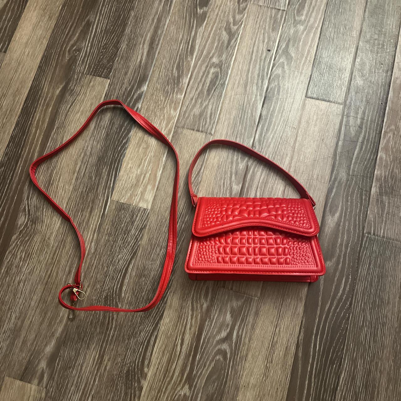 item listed by alicialovesssu