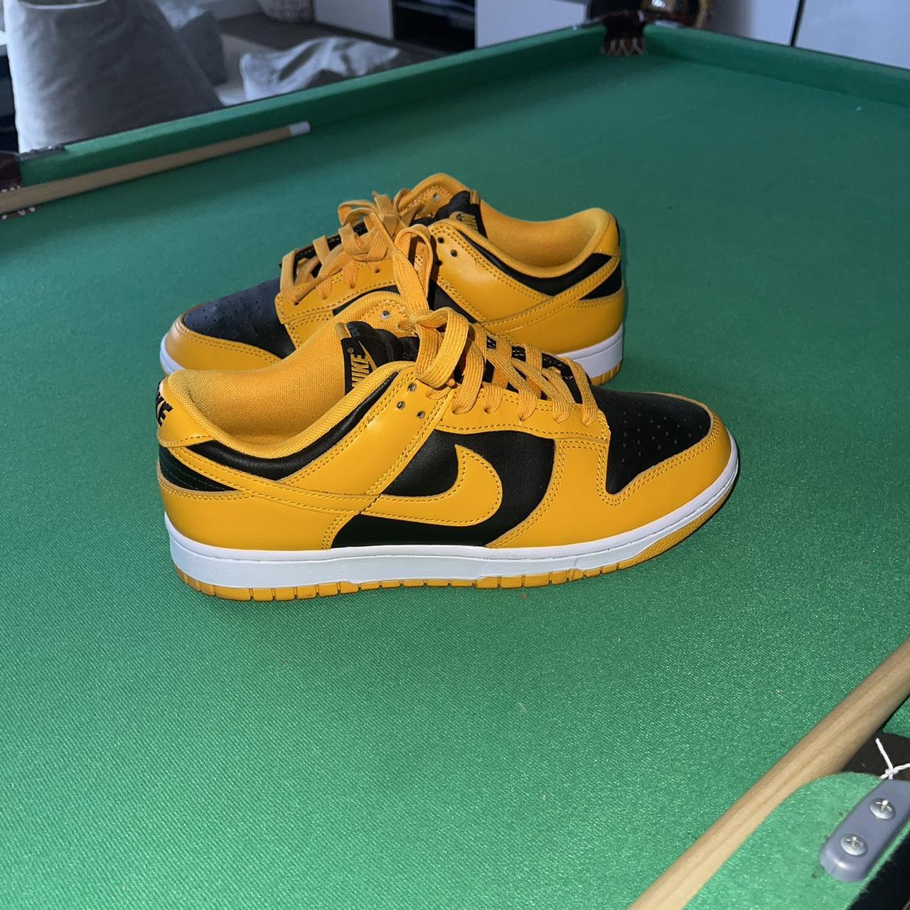 sb dunk goldenrod