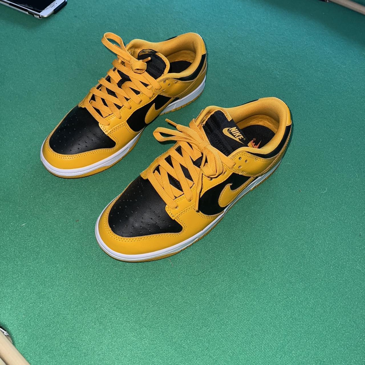 sb dunk goldenrod